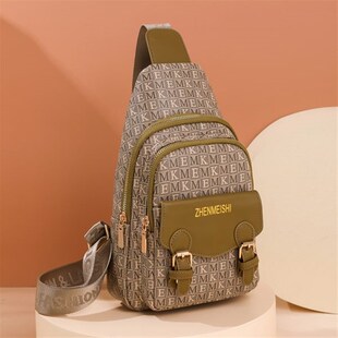 2023新款女胸包时尚百搭斜挎包女印花软皮小背包休闲单肩包