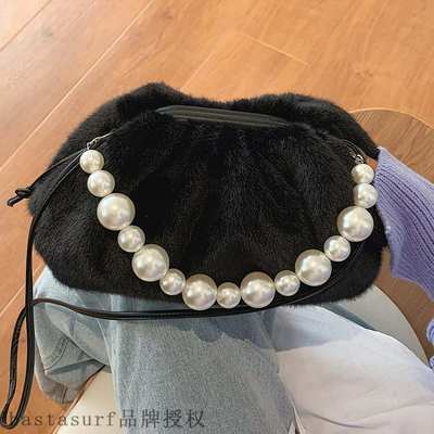 推荐Autumn winter cloud hairy bag 2020 new Korean Pearl Chai