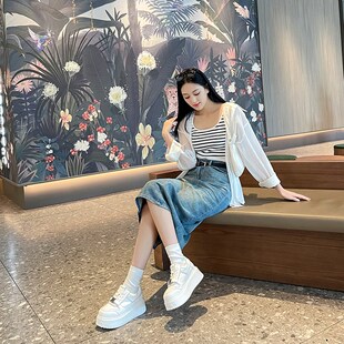 传祺女鞋厚d底锁扣小白鞋2024年新款十字花高级感百搭休闲板鞋