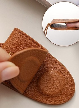 挂脖磁吸皮质长款项链女款挂脖多功能户外旅行便携帽子眼镜收纳包