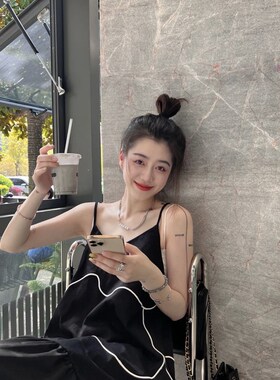 高级小众设计感孕妇装夏季气质孕妇黑色吊带V领无袖连衣裙不规则