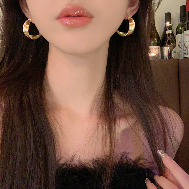 速发又辣又高级!金属复古港风大圈圈耳环小众设计耳钉高级感耳饰