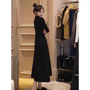 气质御姐风法式赫本黑色u内搭打底连衣裙女秋冬季配大衣裙子