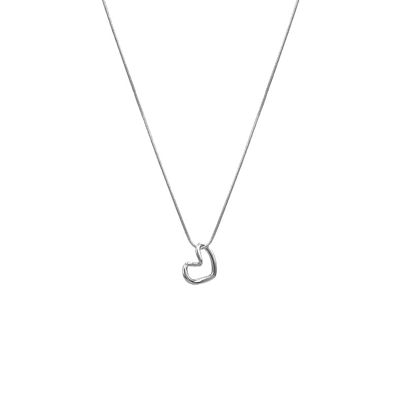 LIHAO爱心吊坠项链女简约镂空设计百搭锁骨链高级感秋冬小众配饰