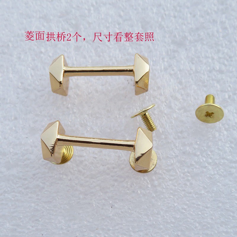 新款女包装饰正方形菱面螺丝钉子唛头金属商标爪子提手拱桥配件扣