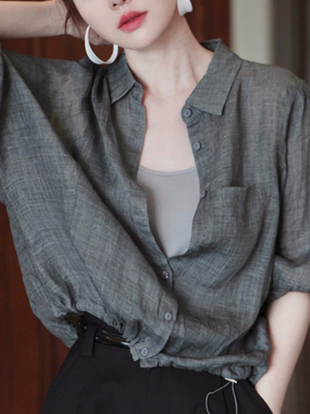 灰色翻领防晒衬衫女夏季薄款简约时尚高级感休闲宽松显瘦别致衬衣