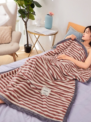 珊瑚绒小毯子学生宿舍盖毯办公室午睡毛毯夏季薄被子车用空调沙发