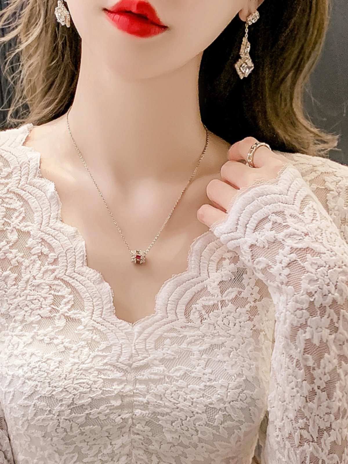 蕾丝打底衫女春秋性感V领内搭洋气小衫低领镂空网纱上衣秋冬加绒,女装/女士精品,蕾丝衫/雪纺衫,淘宝优惠券,粉丝福利购,淘宝优惠卷