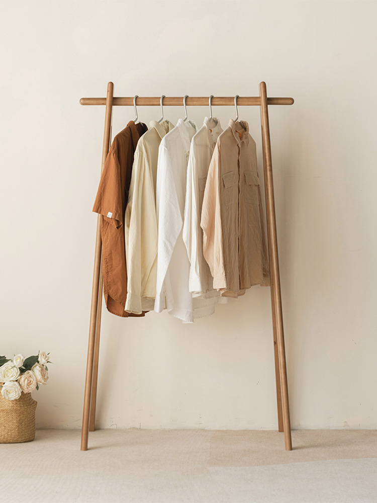 2025年新款樱桃木挂衣架落地卧室实木简约杆式原木简易衣帽架