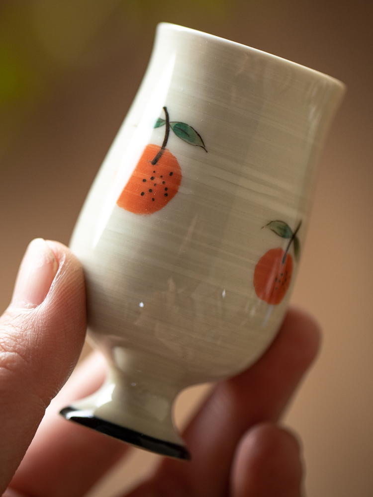 文艺新风尚女主专用手绘陶瓷小酒杯闻香杯女生清酒白酒高足喝酒杯