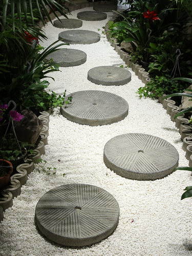 踏步石庭院造景布置中式民宿户外花园装饰草坪仿石磨盘脚踏汀步石