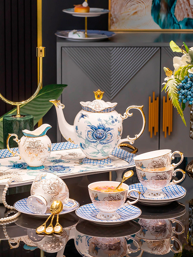 采购产品高颜值骨瓷咖啡杯和茶碟套装，豪华花茶具套装，全套陶瓷