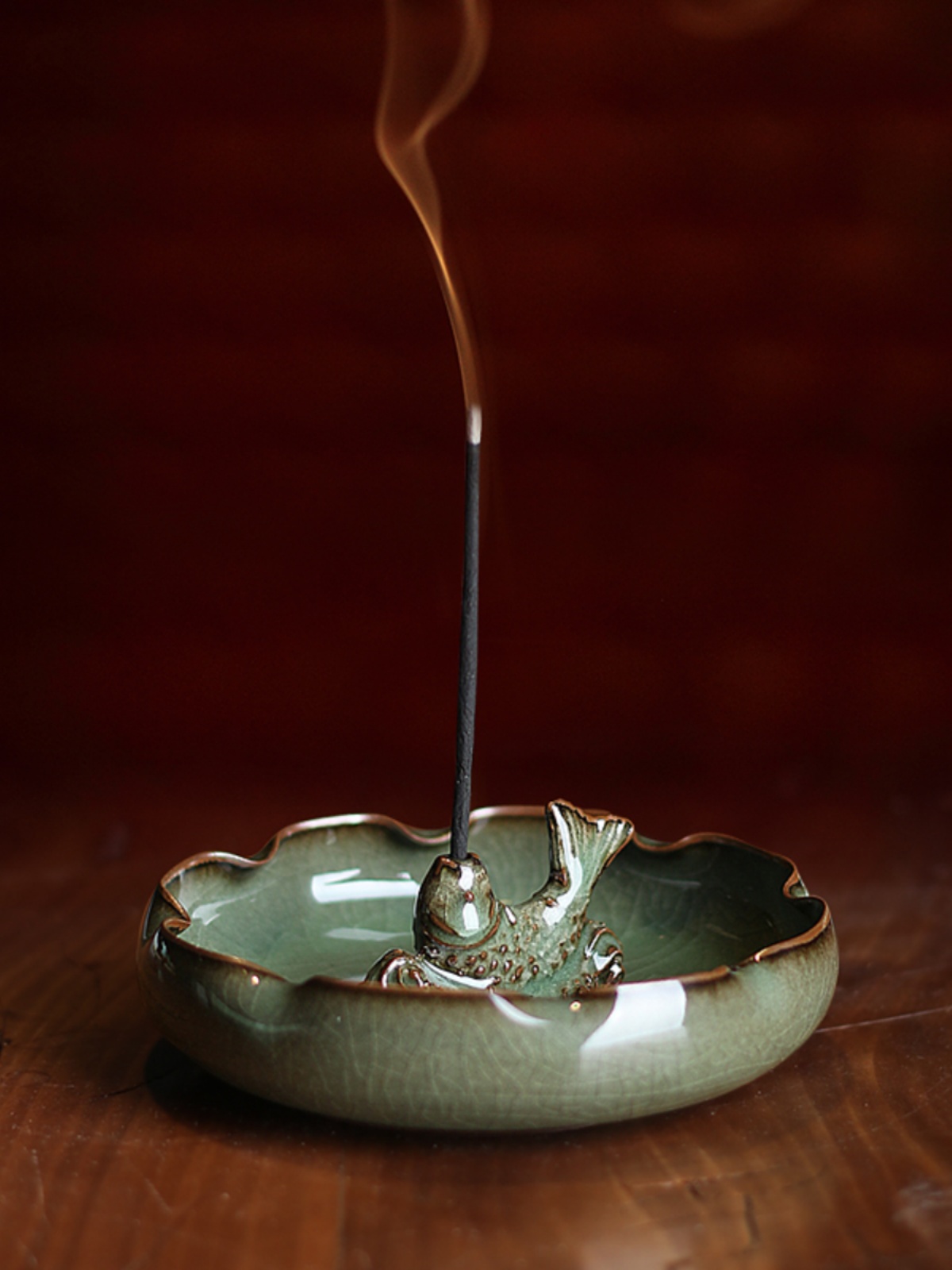 青玉轩 褶边线香座鲤鱼跃檀香熏香炉 陶瓷香托开片铁胎香道线香插