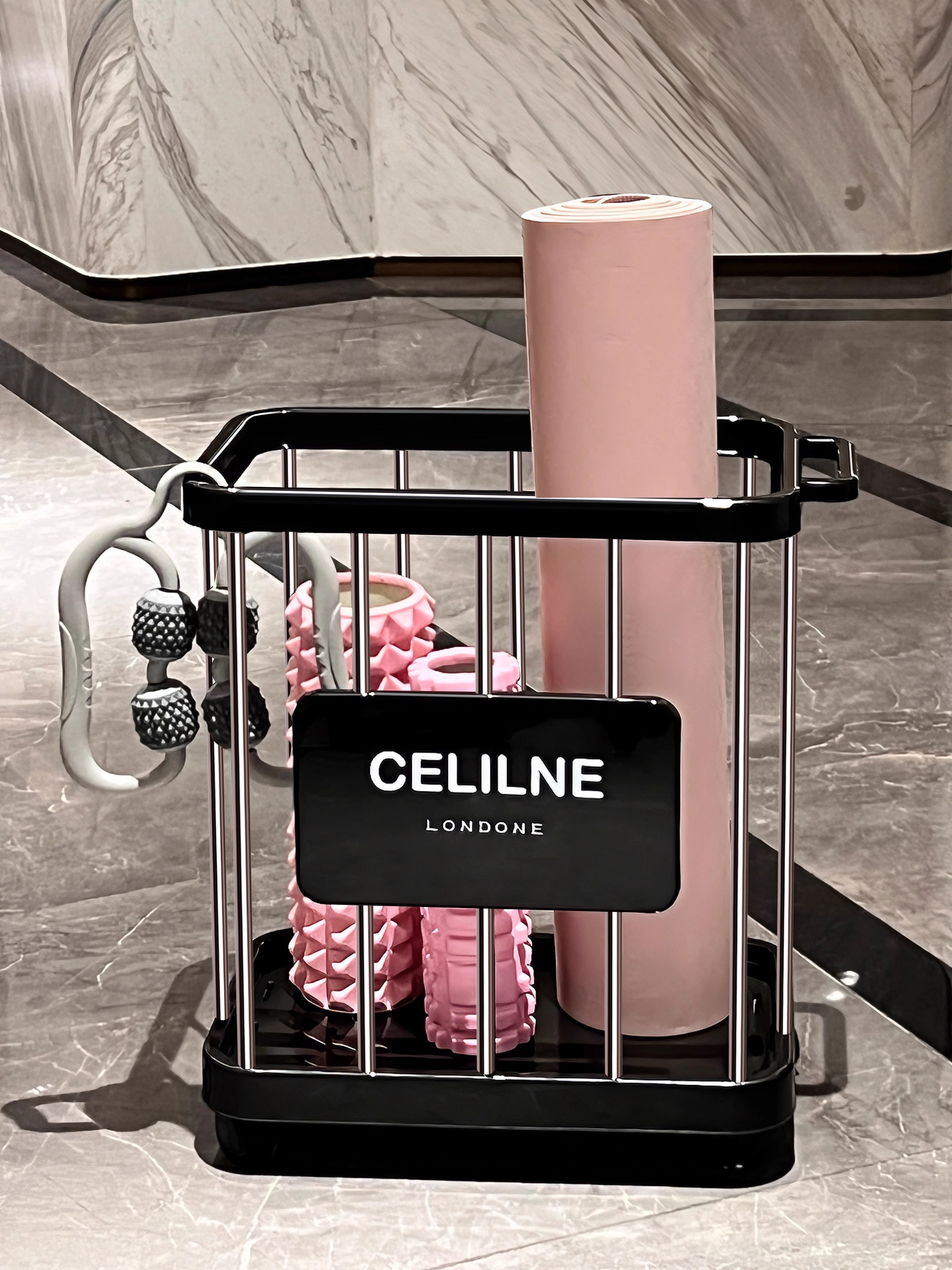 高颜值瑜伽垫收纳筐家用哑铃健身运动器材篮球类收纳架夹缝置物架