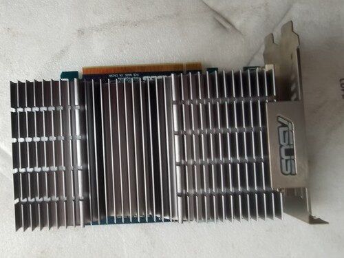 EN9400GT/DI/ 512MD2/V2/A显卡 零噪音 EN9400GT hdmi+vga+hdmi