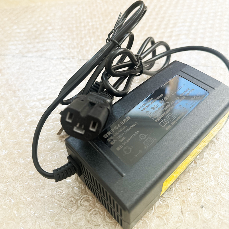 天能电动车锂电池专用充电器艾特能48v60v72品字头卡龙头小麦头