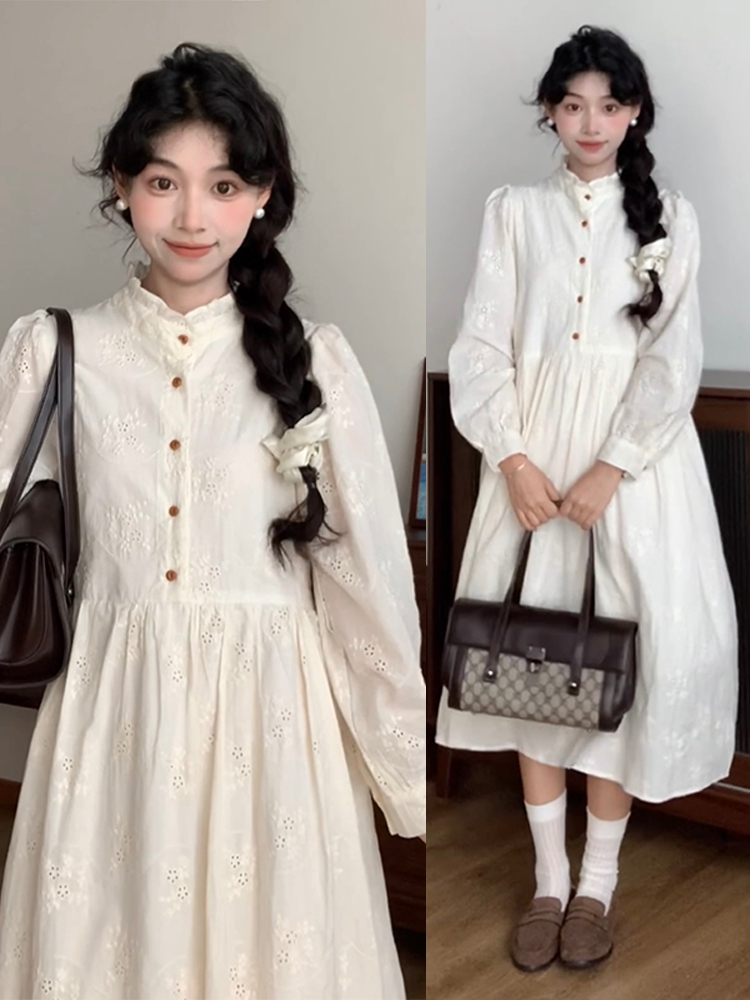 法式高级感长袖刺绣连衣裙子女秋冬季2025新款气质绝美超好看长裙
