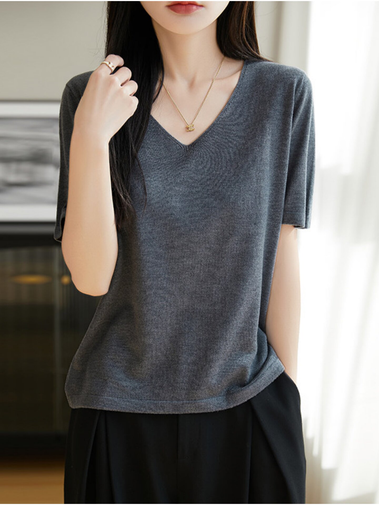 V领天丝针织短袖t恤女2026新款夏季薄款宽松显瘦设计感亲肤上衣潮