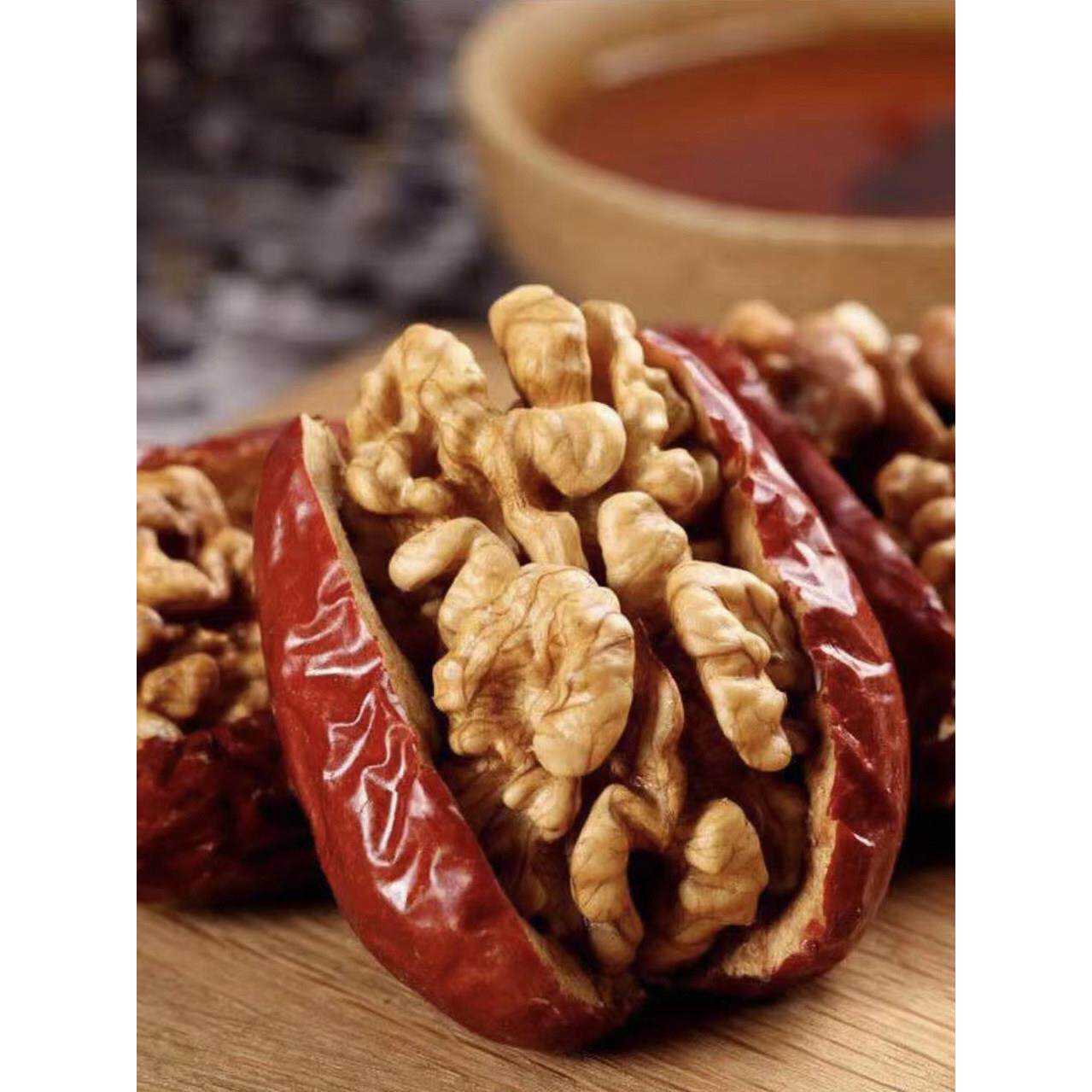 新疆特产红枣夹核桃仁500g包邮和田大枣夹纸皮核桃抱抱果零食礼盒