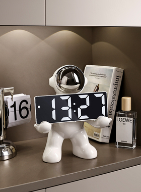 贝汉美创意宇航员闹钟玄关摆件简约现代家居客厅时钟床头柜装饰品