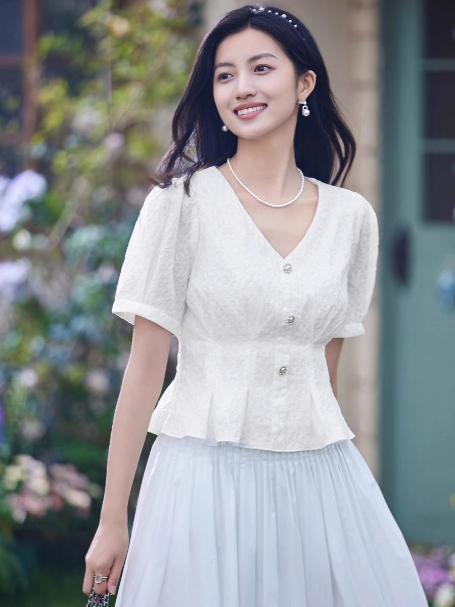 法式V领雪纺衫女夏季2026新款收腰显瘦肌理感泡泡袖上衣法式短款