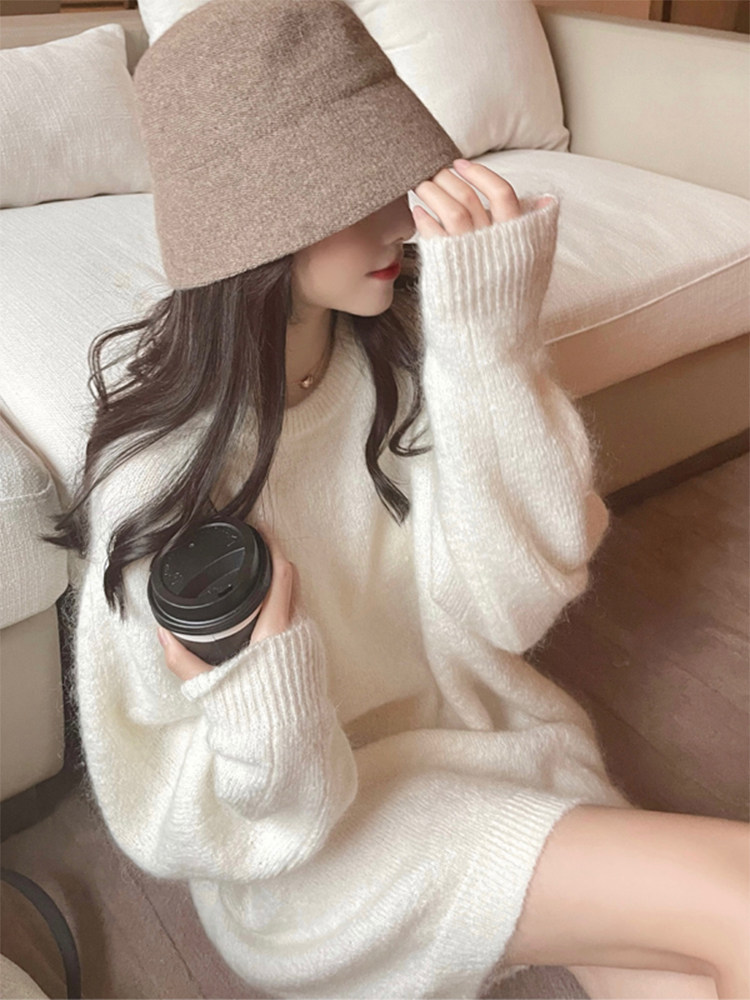 温柔风白色宽松马海毛毛衣秋冬女中长款遮屁股套头软糯针织衫上衣