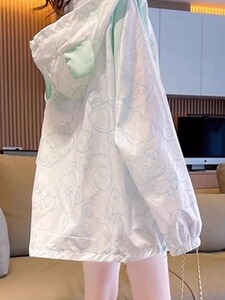 2026年夏季新款防晒衣女中长款防紫外线开衫连帽大码宽松风衣外套