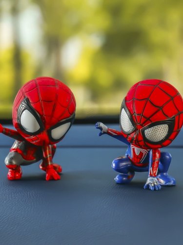 车载男士创意蜘蛛侠汽车内饰品摆件英雄归来车内摇头公仔卡通网红