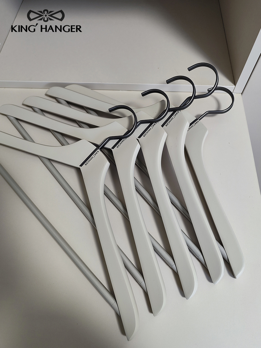 金领结高端实木衣架高级衣柜衣帽间专用衣挂高档大衣衬衫无痕衣撑