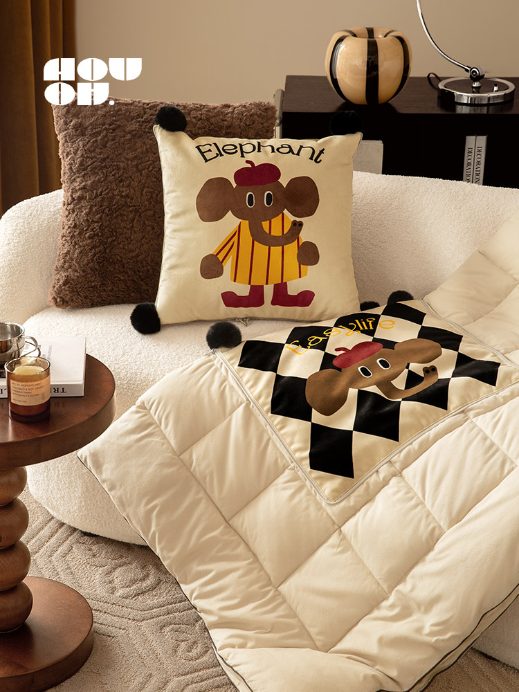 覆古小象高级感两用抱枕被车载办公室午睡卡通轻奢抱枕毯子二合一