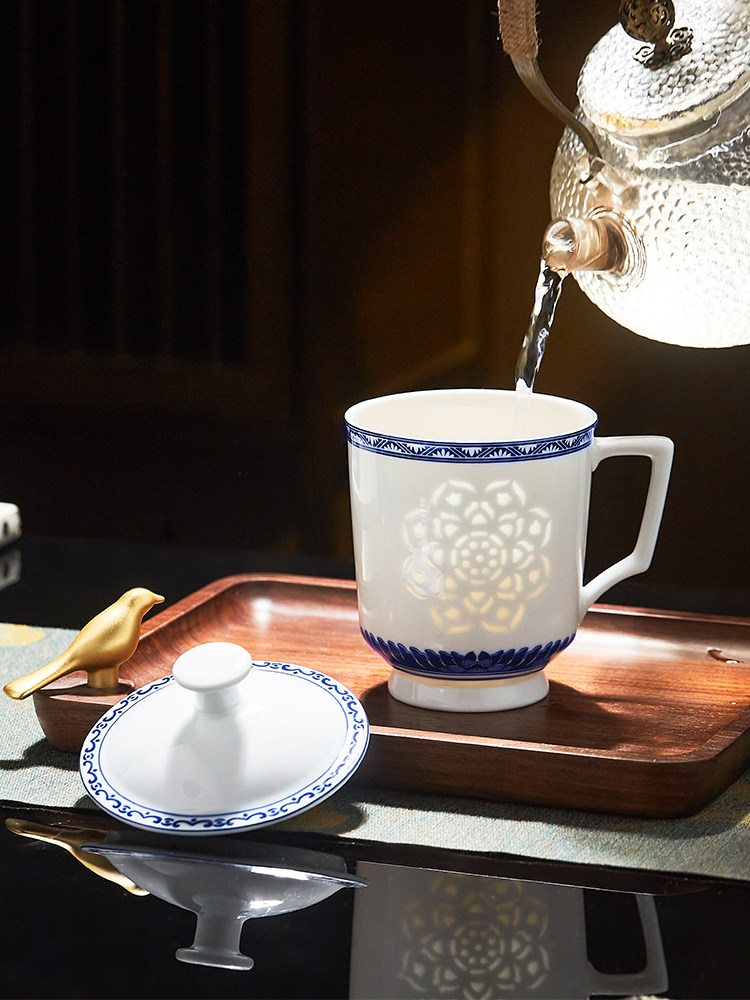 景德镇陶瓷茶杯带盖会议杯青花办公室泡茶杯青花玲珑瓷器水杯送礼,餐饮具,茶杯,淘宝优惠券,粉丝福利购,淘宝优惠卷