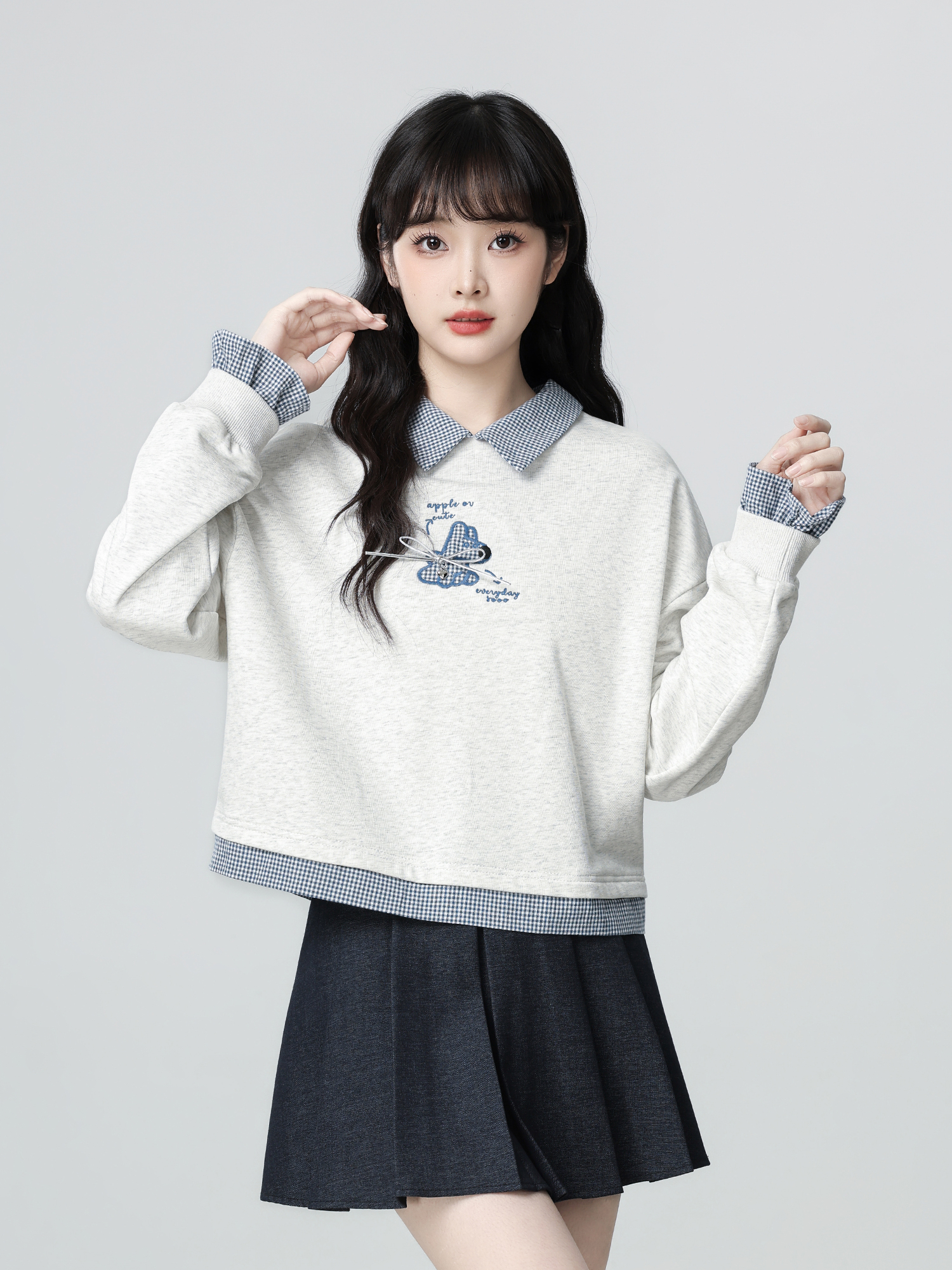 灰色翻领长袖卫衣女早秋2025春秋季新款韩系格子拼接无帽短款上衣