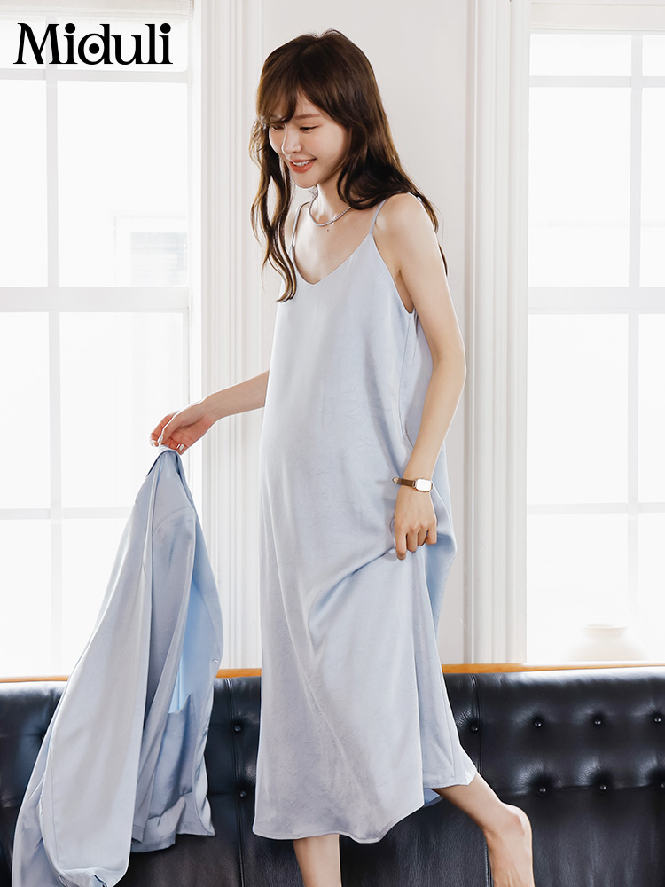 孕妇连衣裙2025新款法式潮妈孕期穿搭夏季冰丝醋酸缎面吊带裙套装