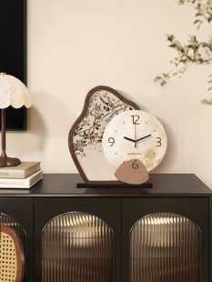 中古风桌面时钟摆台式创意座钟2025新款艺术高级感客厅钟表小摆件