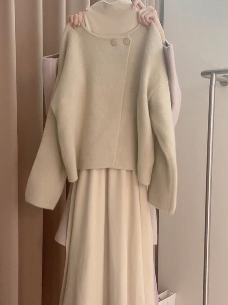 2025新款早秋装针织连衣裙子女秋冬季慵懒高级感内搭毛衣套装长裙