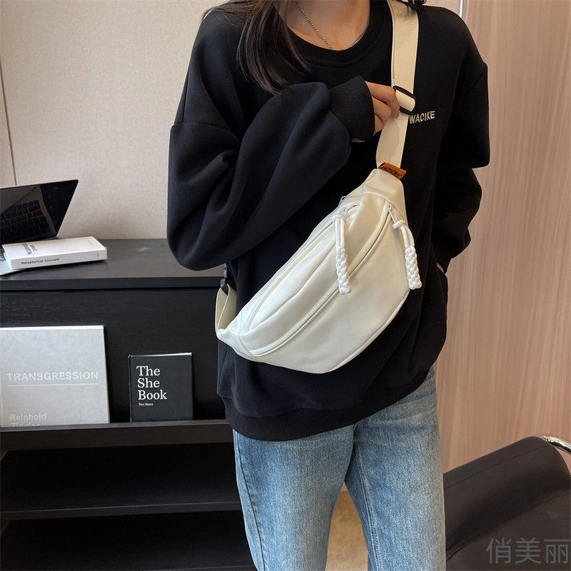 超火胸包2025夏新款韩版时尚洋气拉链女士腰包宽肩带小包包斜挎包