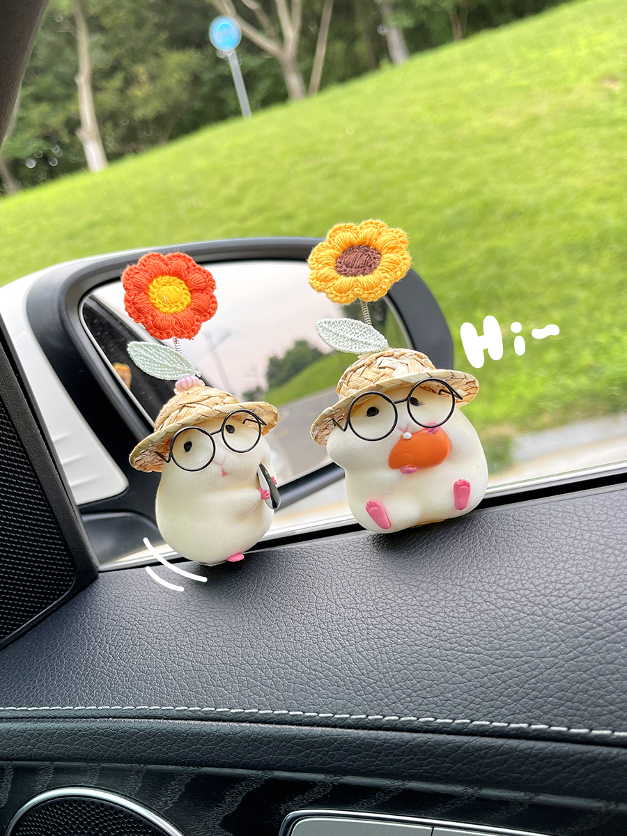 可爱吃货草帽仓鼠汽车摆件车内公仔中控台装饰品车载窗边萌宠饰品