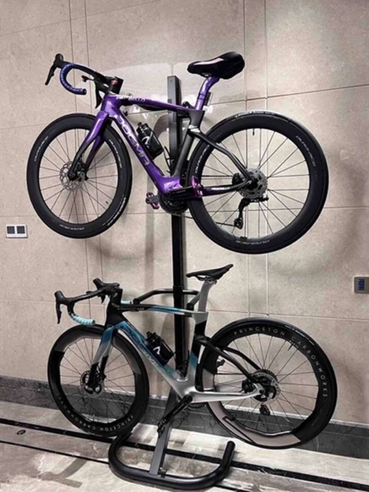 自行车家用立式停车架公路单车挂架儿童平衡车墙壁挂钩免打洞两台