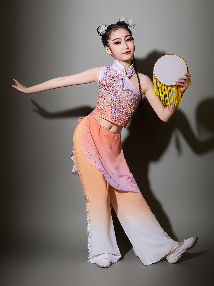 儿童钱鼓舞舞蹈服装鼓铃清清演出服少儿春嬉铃鼓绣影叠香手鼓舞服
