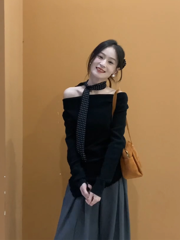 法式别致黑色一字肩长袖针织衫女春秋漂亮独特毛衣打底衫内搭上衣