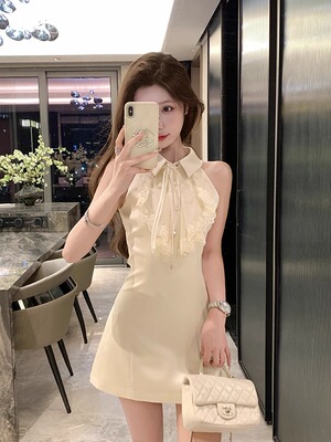法式蕾丝无袖挂脖连衣裙子女收腰气质设计感小众温柔包臀短裙夏季