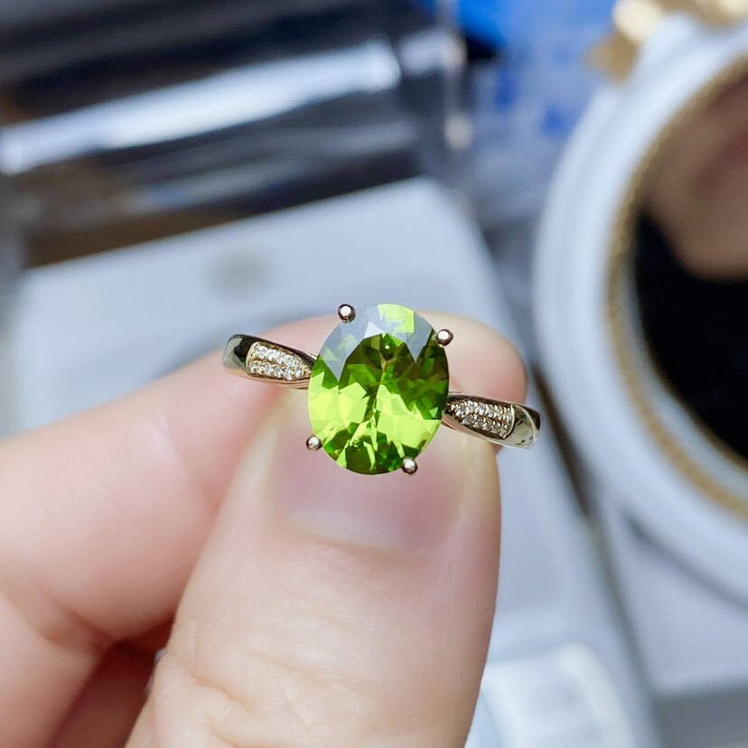 腾利天然橄榄石戒指镶嵌女款18K