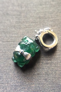 【赏】木易日辰 天然翡翠A货冰蓝水猪先生18k金吊坠提溜两用款