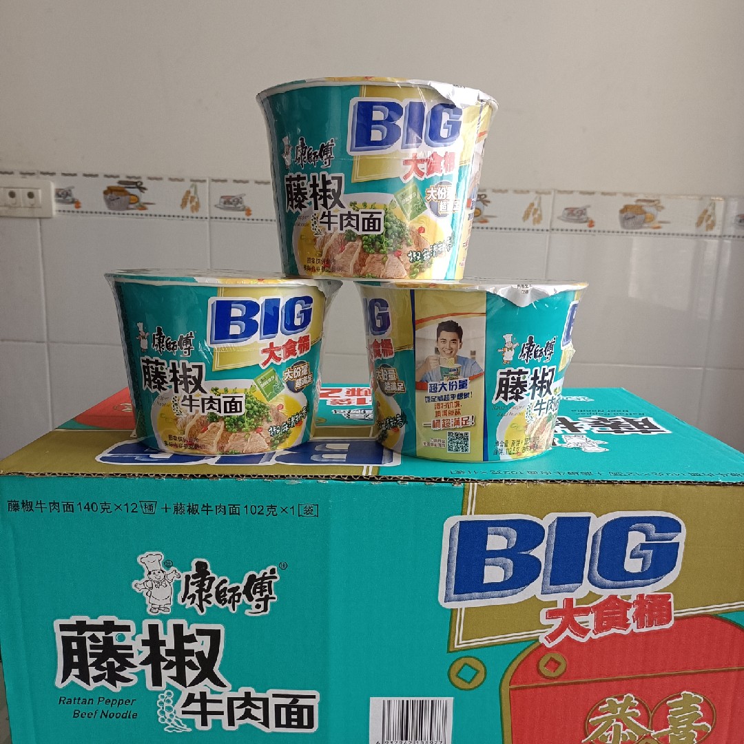 康师傅大份量整箱酸辣藤椒牛肉面