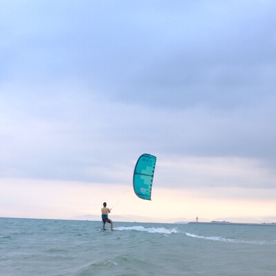 海南三亚海棠湾清水湾博鳌湾龙沐湾风筝冲浪课程培训