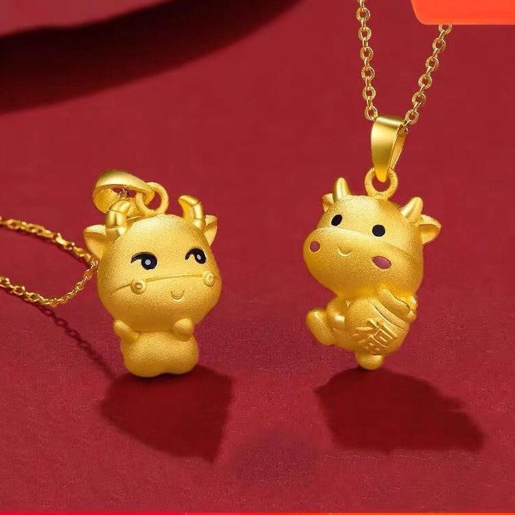 牛年生肖牛吊坠本命年女金牛吊坠镀24k黄金牛3d实心999项链锁骨链
