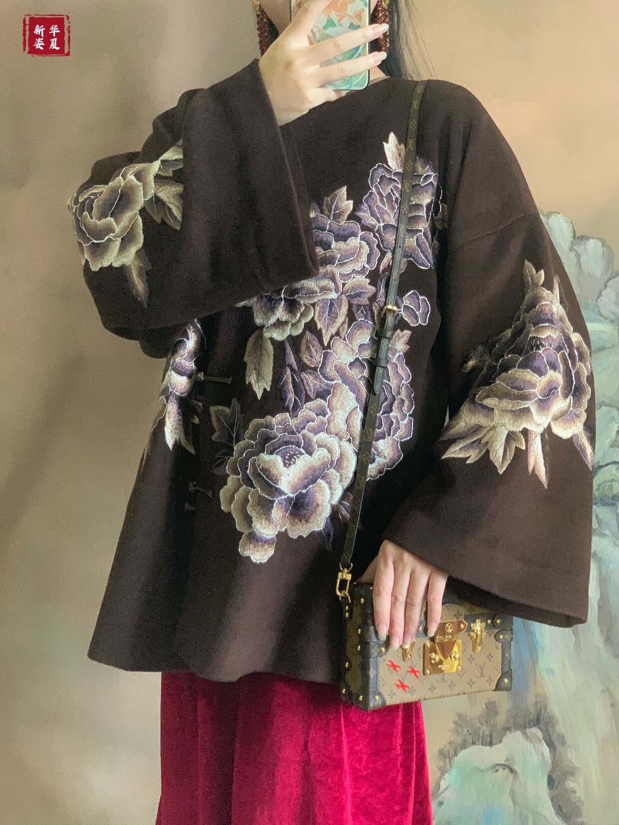 中国风复古咖啡色羊绒纯手工苏绣京绣刺绣牡丹花圆领旗袍外套大衣