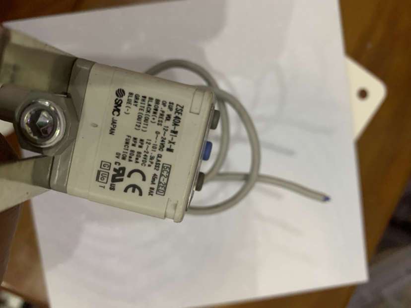 SMC ZSE40A-W1-X-M 压力开关 9新拆机