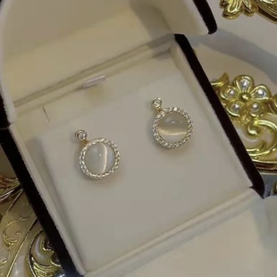 「私藏月亮湖」法式温柔精致百搭小众设计简约镶钻猫眼石旋转耳钉