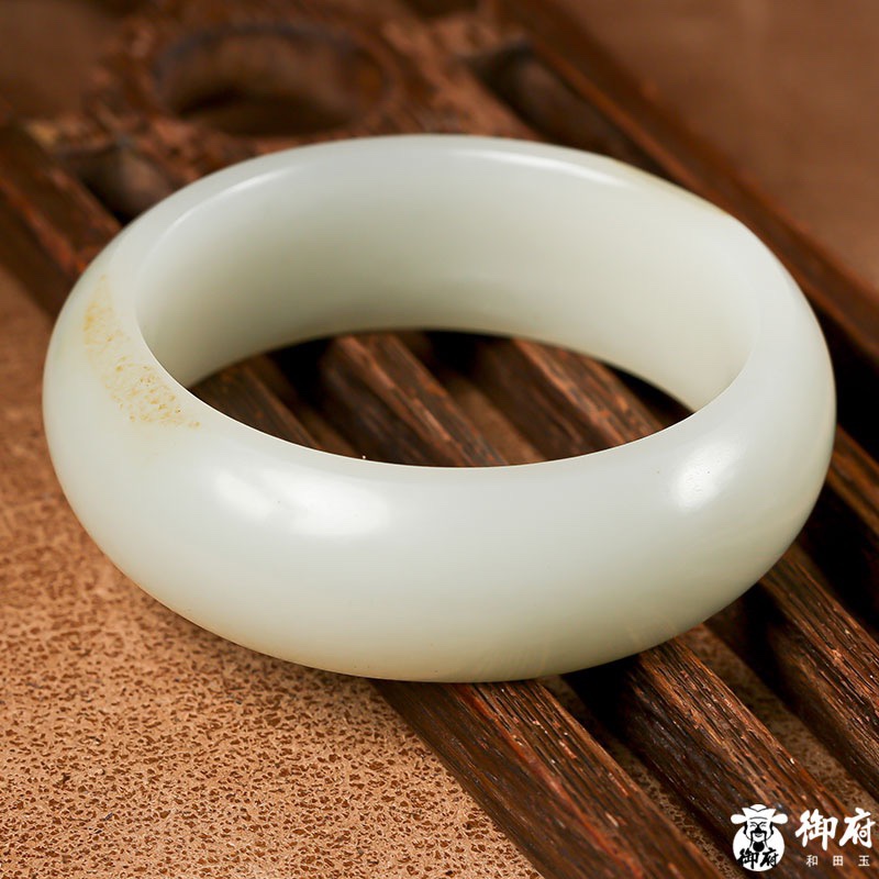 新疆和田玉黄皮白玉籽玉手镯内径57.8mm106.5克